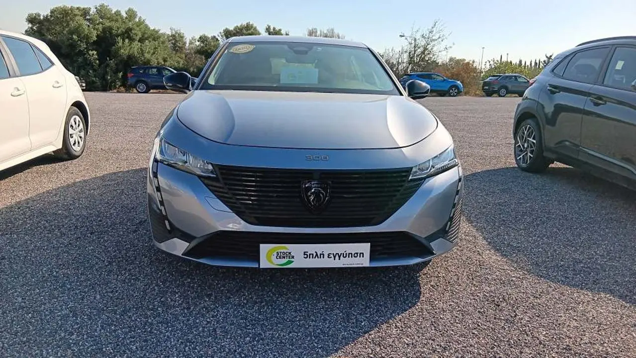 Peugeot 308 - View 3