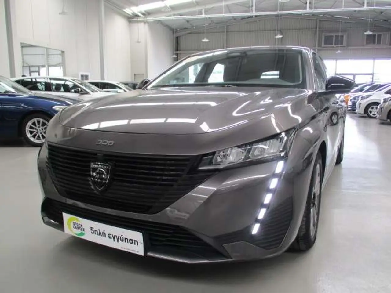 Peugeot 308 - View 3