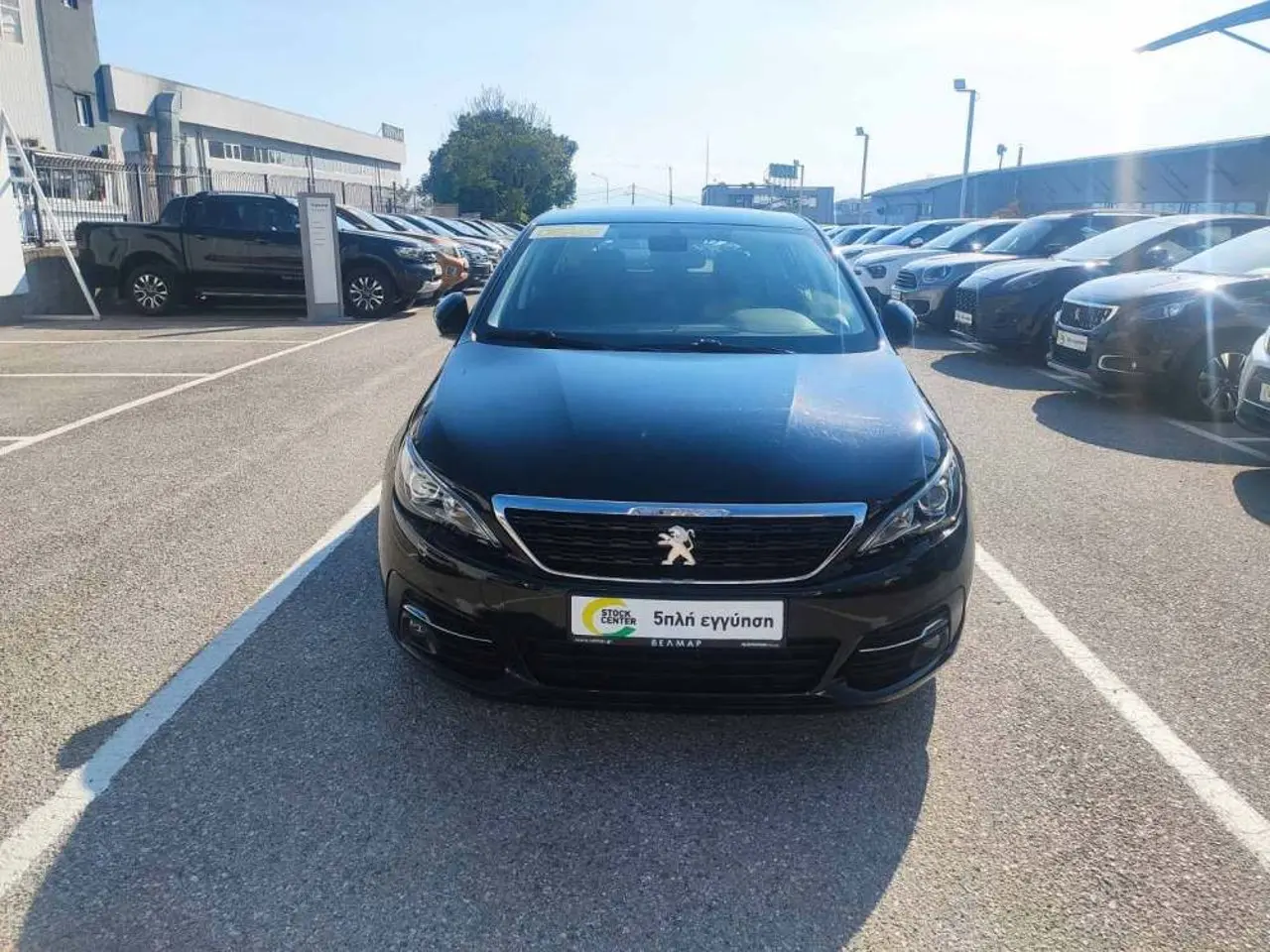 Peugeot 308 - View 3