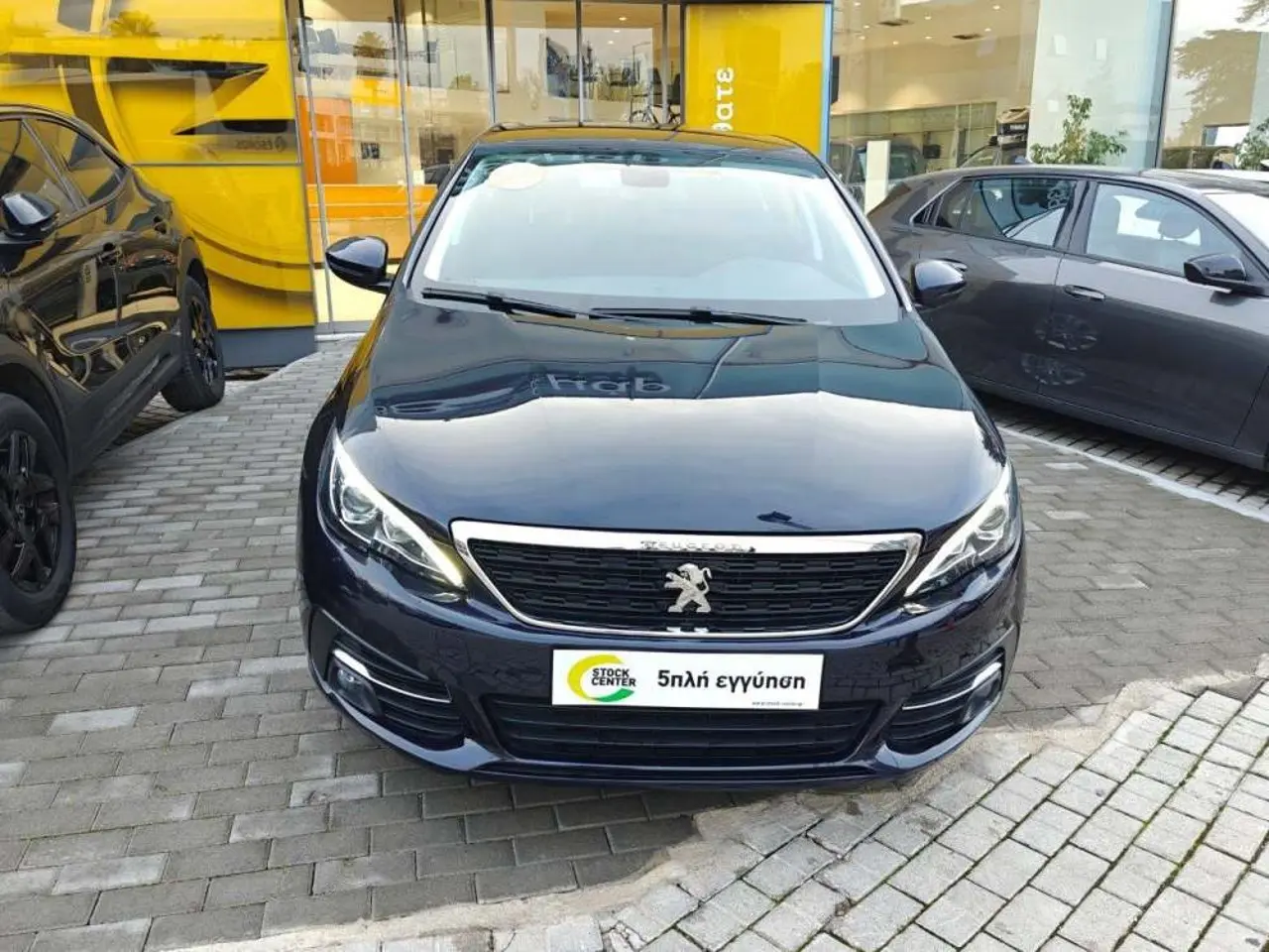 Peugeot 308 - View 2