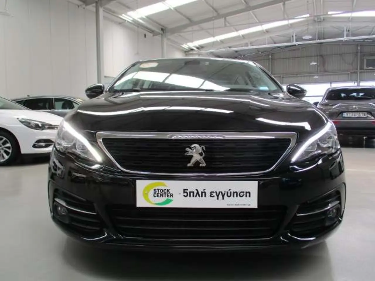 Peugeot 308 - View 3