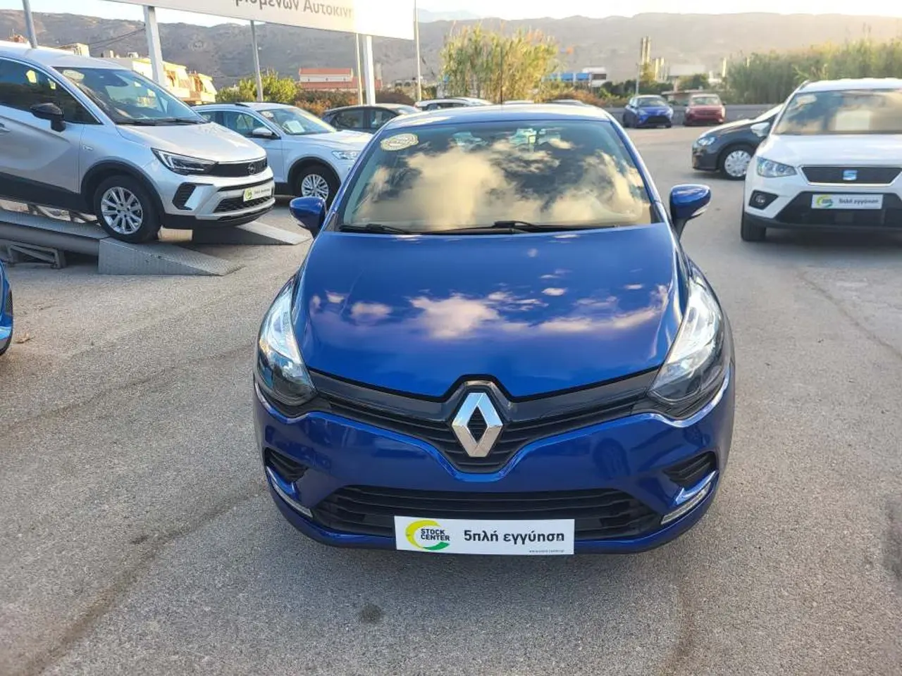 Renault Clio - View 2