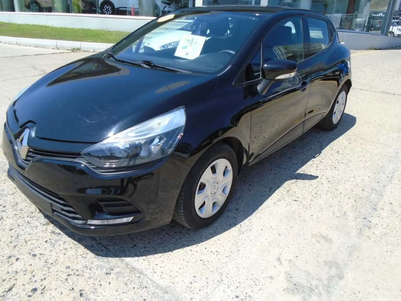 Renault Clio - View 2