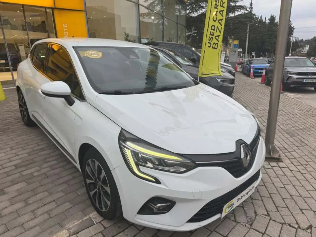 Renault Clio - View 1