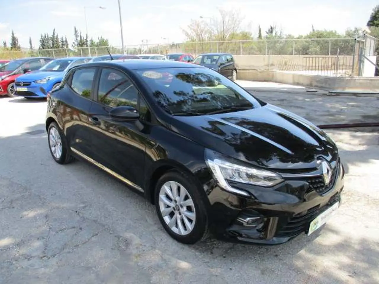 Renault Clio - View 1