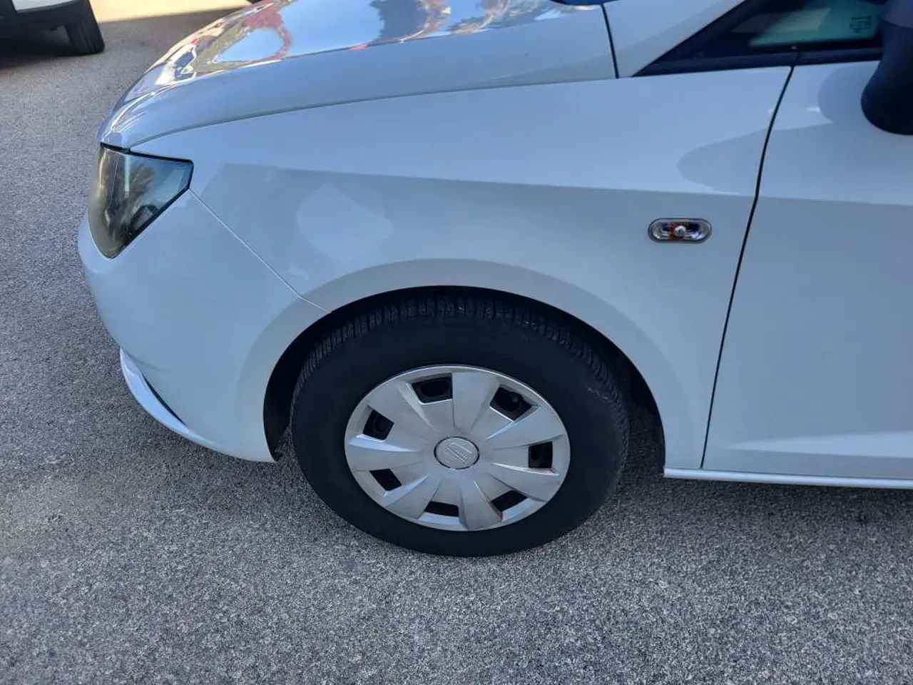 https://cdn.autoq.gr/websites/stock-center.gr/images/vehicles/seat-ibiza-5-hronia-eggyisi-ibiza-10-style-75hp-benz-aspro-2017/20241113_135503.jpg