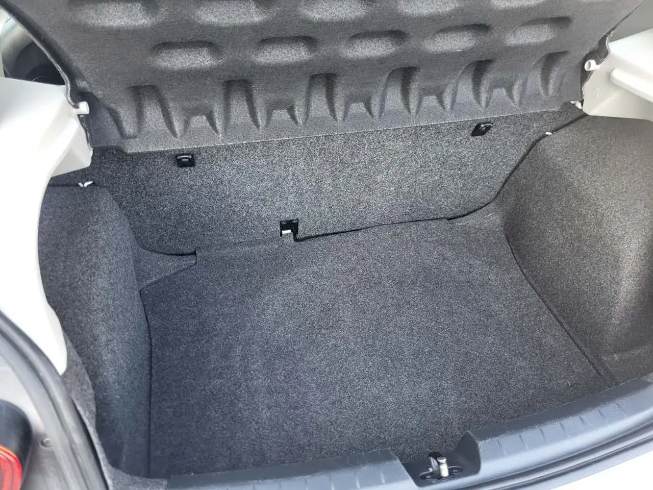 https://cdn.autoq.gr/websites/stock-center.gr/images/vehicles/seat-ibiza-5-hronia-eggyisi-ibiza-10-style-75hp-benz-aspro-2017/20241113_135633.jpg