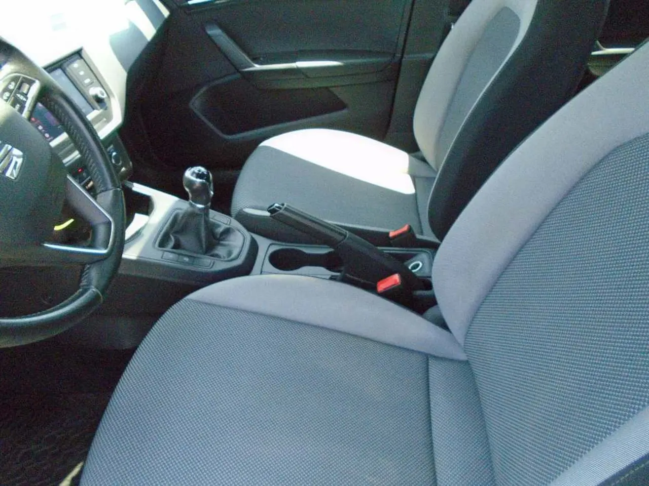 https://cdn.autoq.gr/websites/stock-center.gr/images/vehicles/seat-ibiza-5-hronia-eggyisi-ibiza-10-style-gkri-2021/dsc01322.jpg