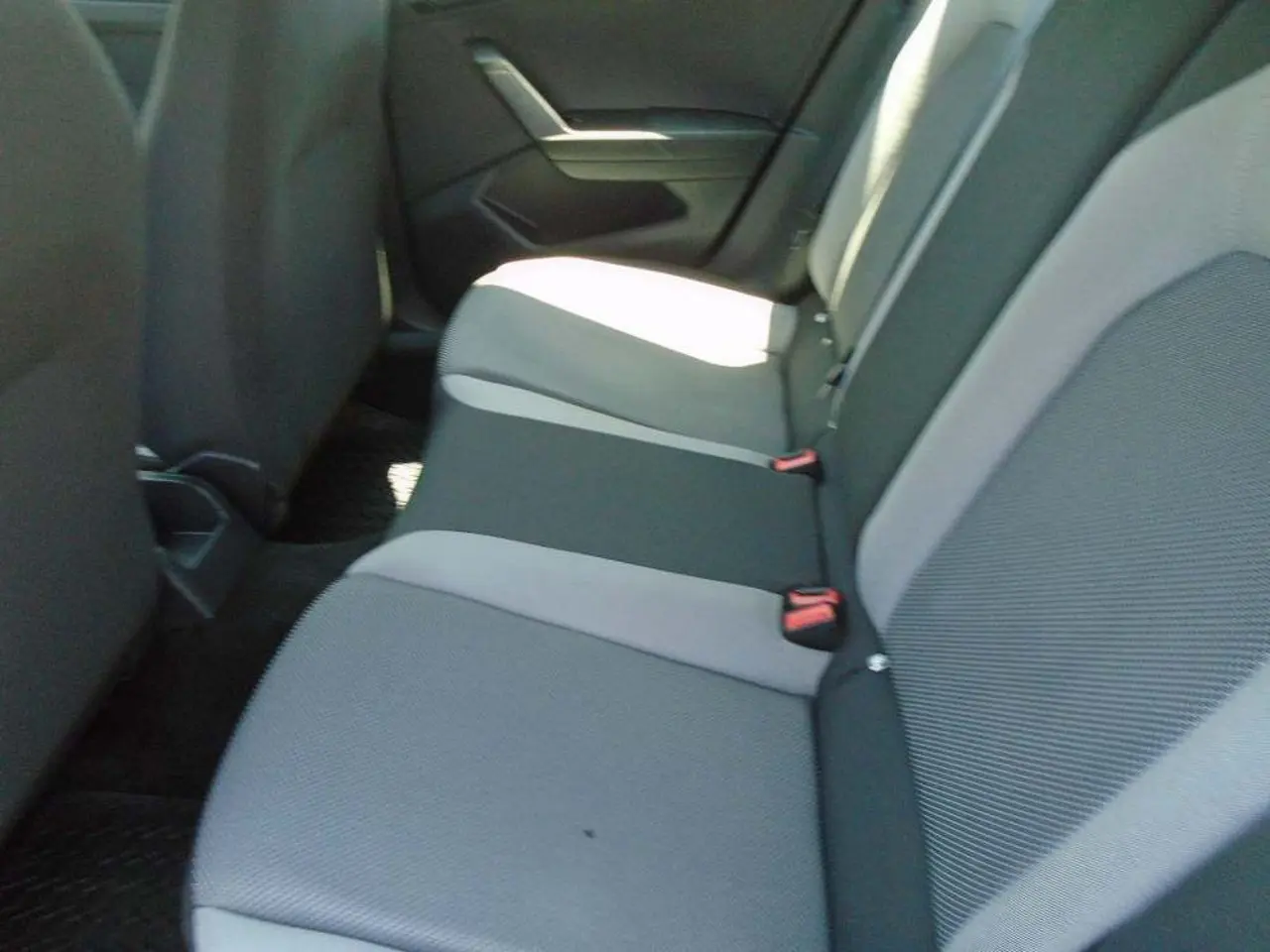 https://cdn.autoq.gr/websites/stock-center.gr/images/vehicles/seat-ibiza-5-hronia-eggyisi-ibiza-10-style-gkri-2021/dsc01323.jpg