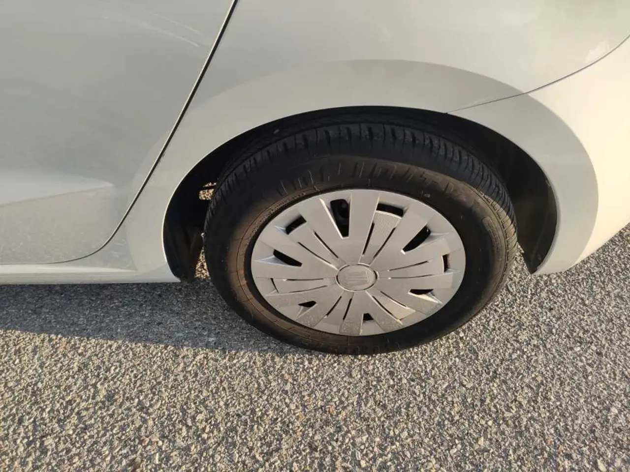 https://cdn.autoq.gr/websites/stock-center.gr/images/vehicles/seat-ibiza-5-hronia-eggyisi-refer-tsi-dsg-aspro-2020/img_5535.jpeg