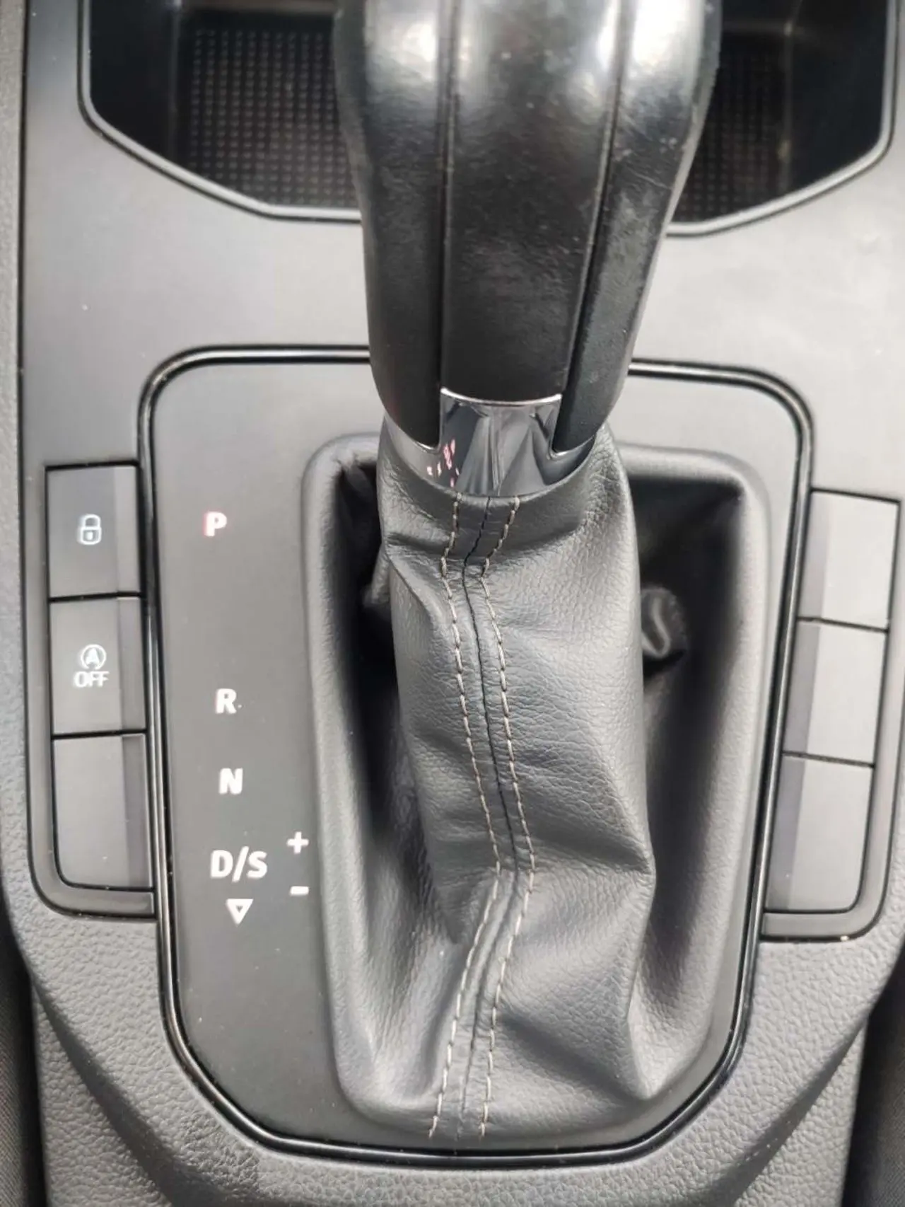 https://cdn.autoq.gr/websites/stock-center.gr/images/vehicles/seat-ibiza-5-hronia-eggyisi-refer-tsi-dsg-aspro-2020/img_5541.jpeg