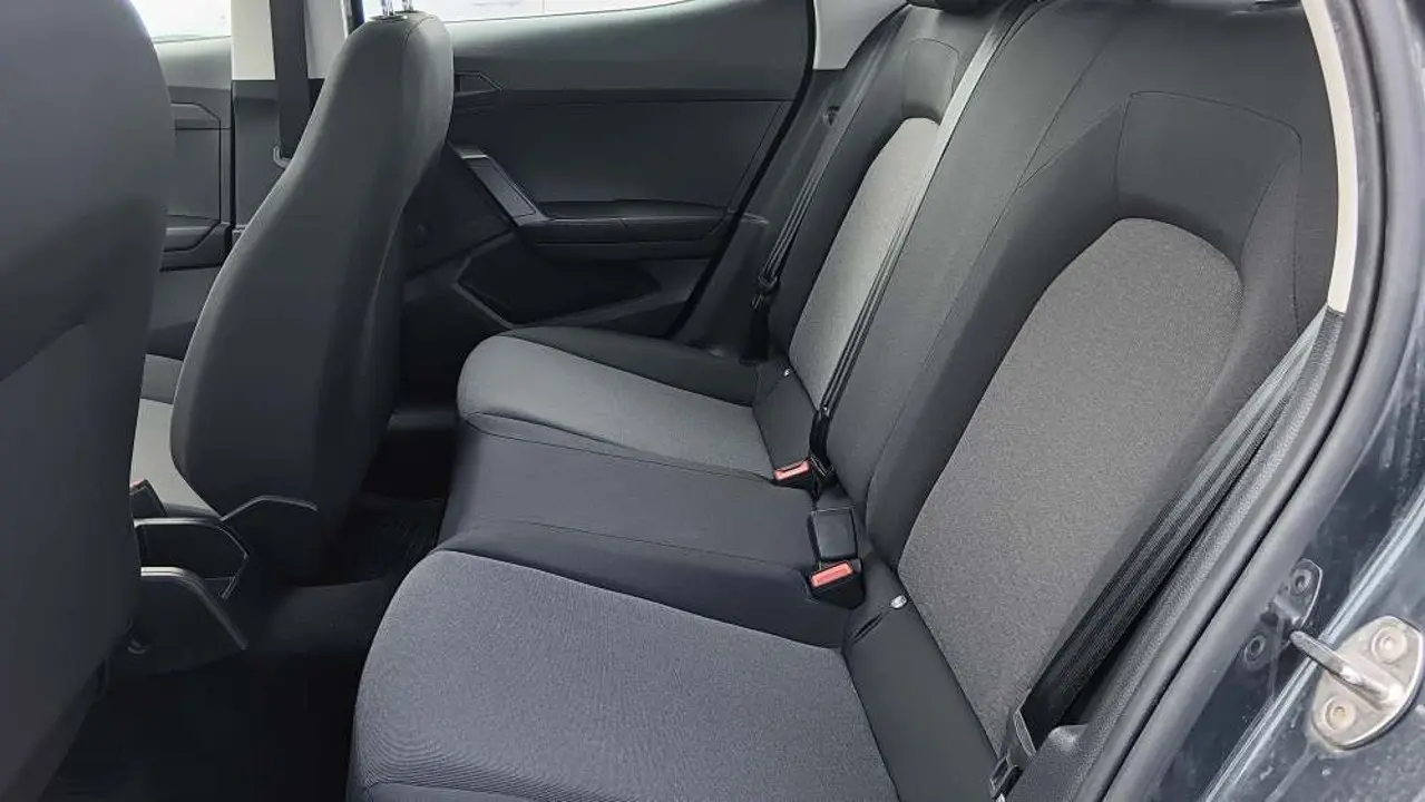 https://cdn.autoq.gr/websites/stock-center.gr/images/vehicles/seat-ibiza-5-hronia-eggyisi-reference-gkri-2021/20250528_165754.jpg