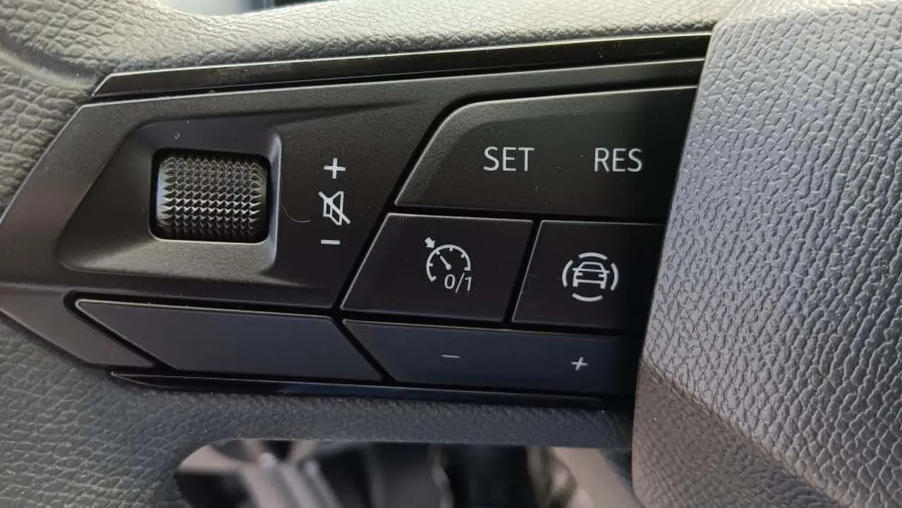 https://cdn.autoq.gr/websites/stock-center.gr/images/vehicles/seat-ibiza-5-hronia-eggyisi-reference-gkri-2021/20250528_165926.jpg