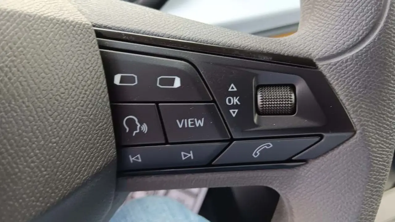 https://cdn.autoq.gr/websites/stock-center.gr/images/vehicles/seat-ibiza-5-hronia-eggyisi-reference-gkri-2021/20250528_165929.jpg