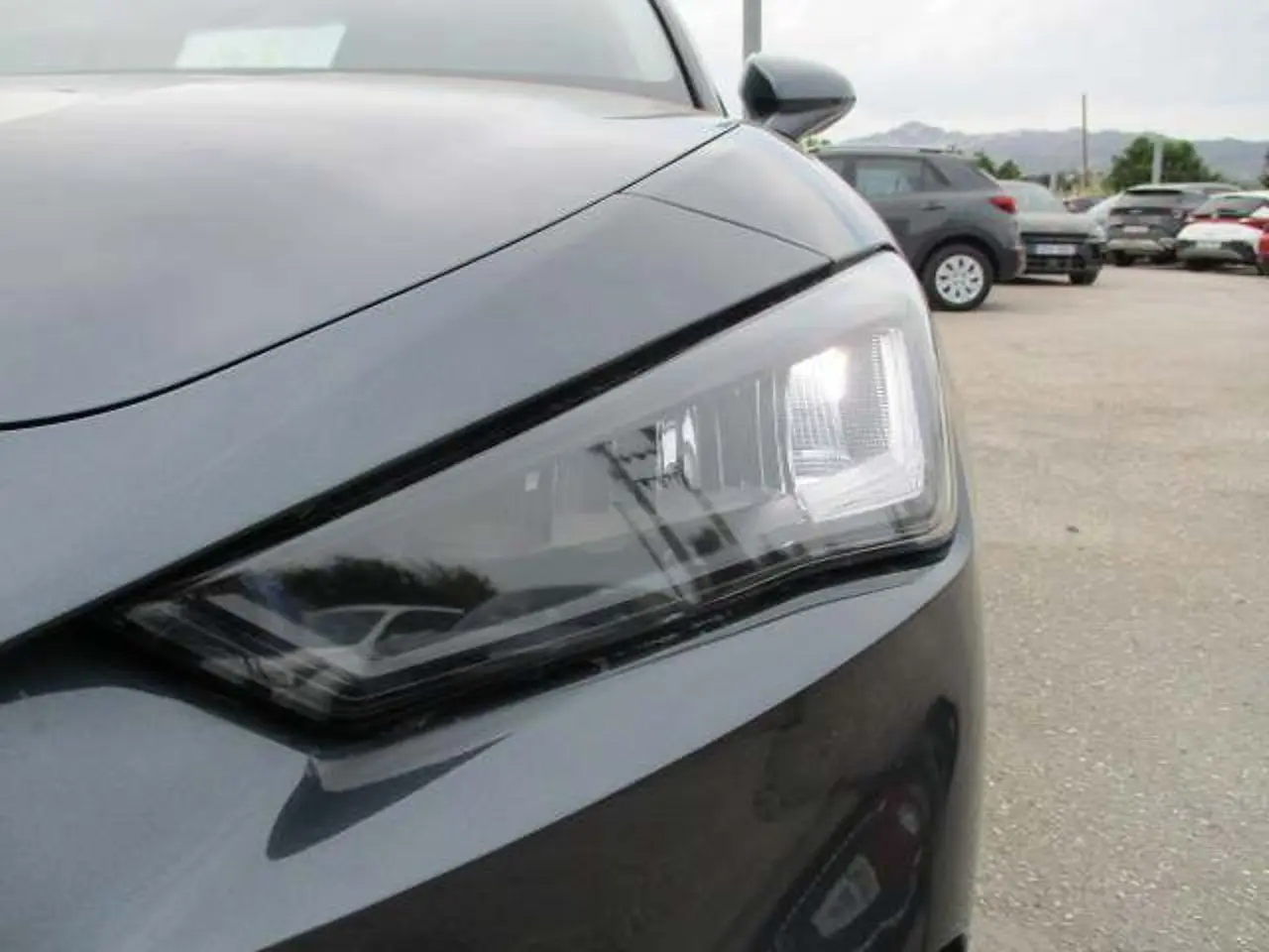 https://cdn.autoq.gr/websites/stock-center.gr/images/vehicles/seat-leon-5-hronia-eggyisi-business-10-tsi-110hp-gkri-2020/img_6070.jpg