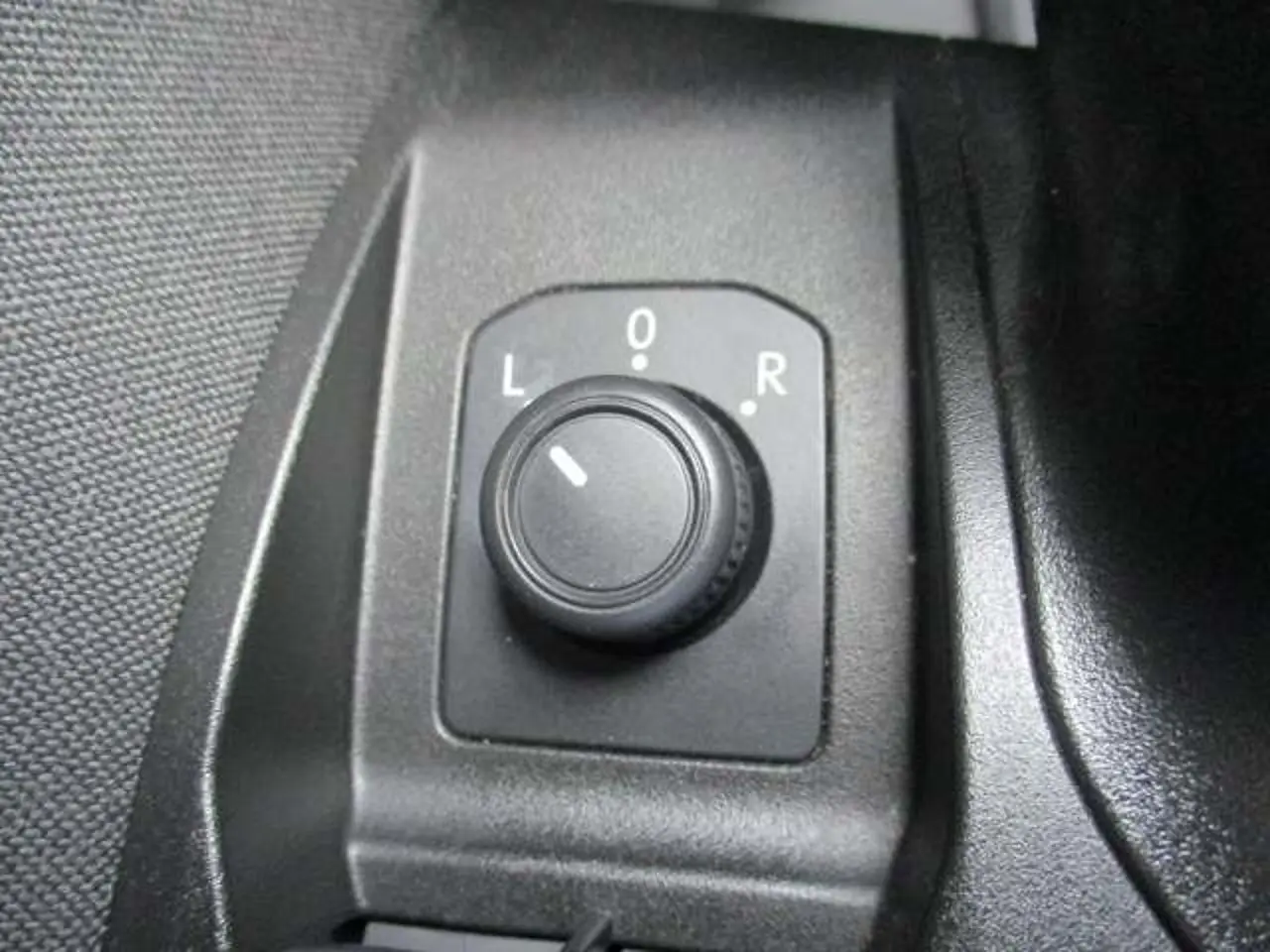 https://cdn.autoq.gr/websites/stock-center.gr/images/vehicles/seat-leon-5-hronia-eggyisi-business-10-tsi-110hp-gkri-2020/img_6076.jpg