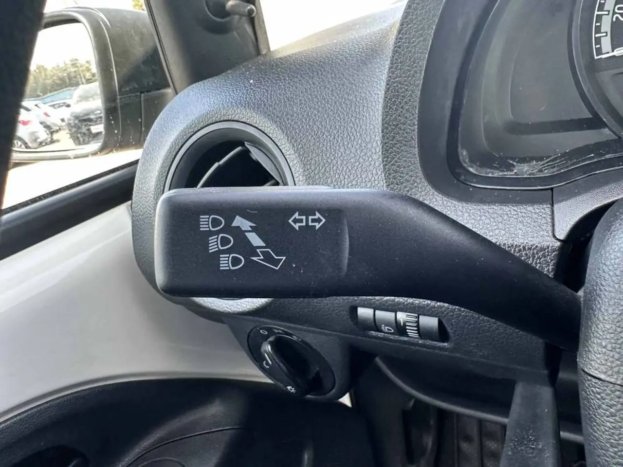 https://cdn.autoq.gr/websites/stock-center.gr/images/vehicles/skoda-citigo-5-xronia-eggyisi-active-aspro-2018/img_7145.jpg