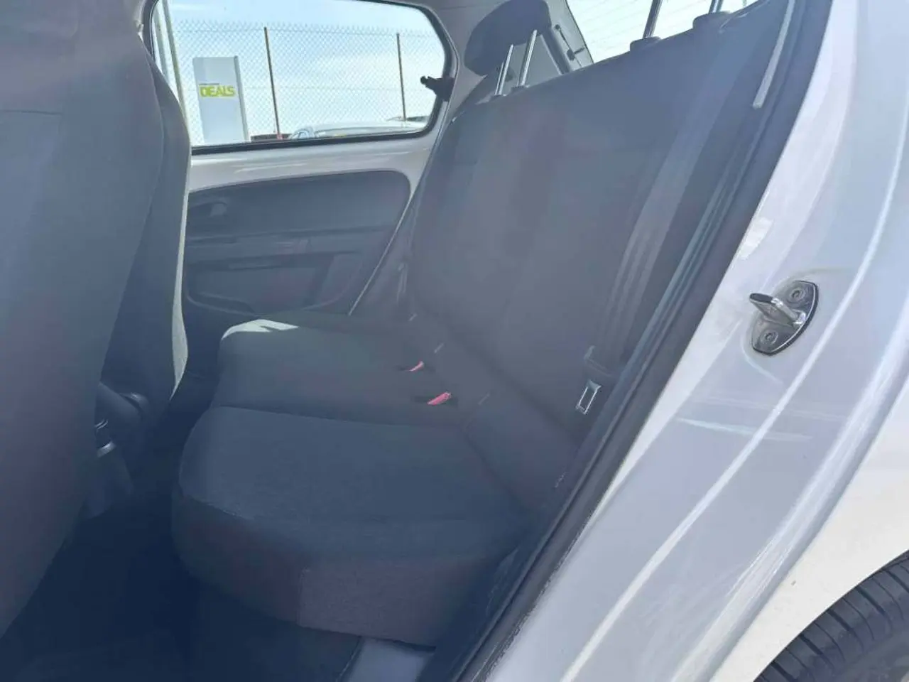 https://cdn.autoq.gr/websites/stock-center.gr/images/vehicles/skoda-citigo-5-xronia-eggyisi-active-aspro-2018/img_7149.jpg