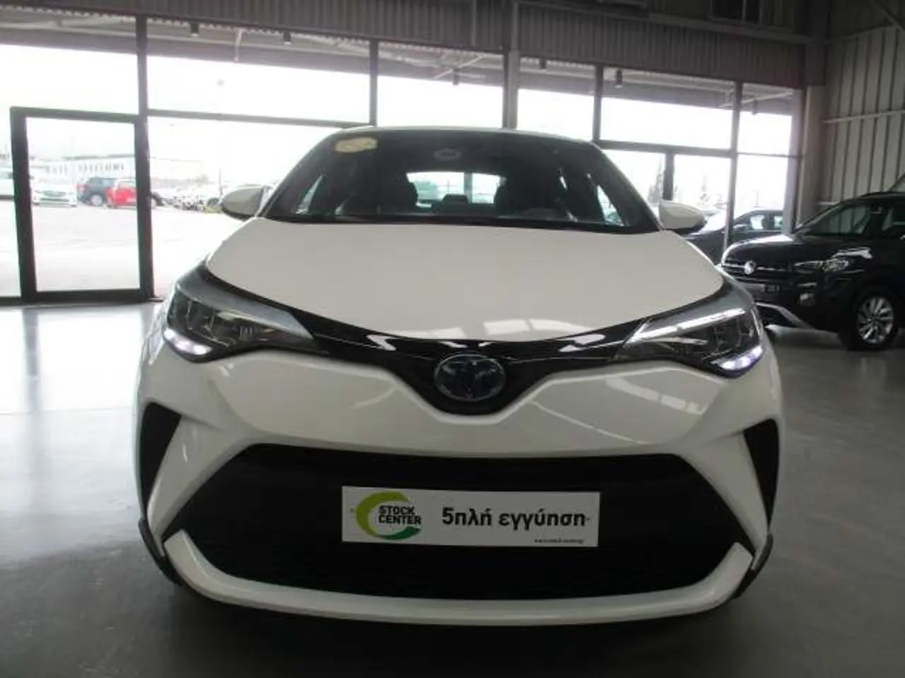 Toyota C-HR - View 2