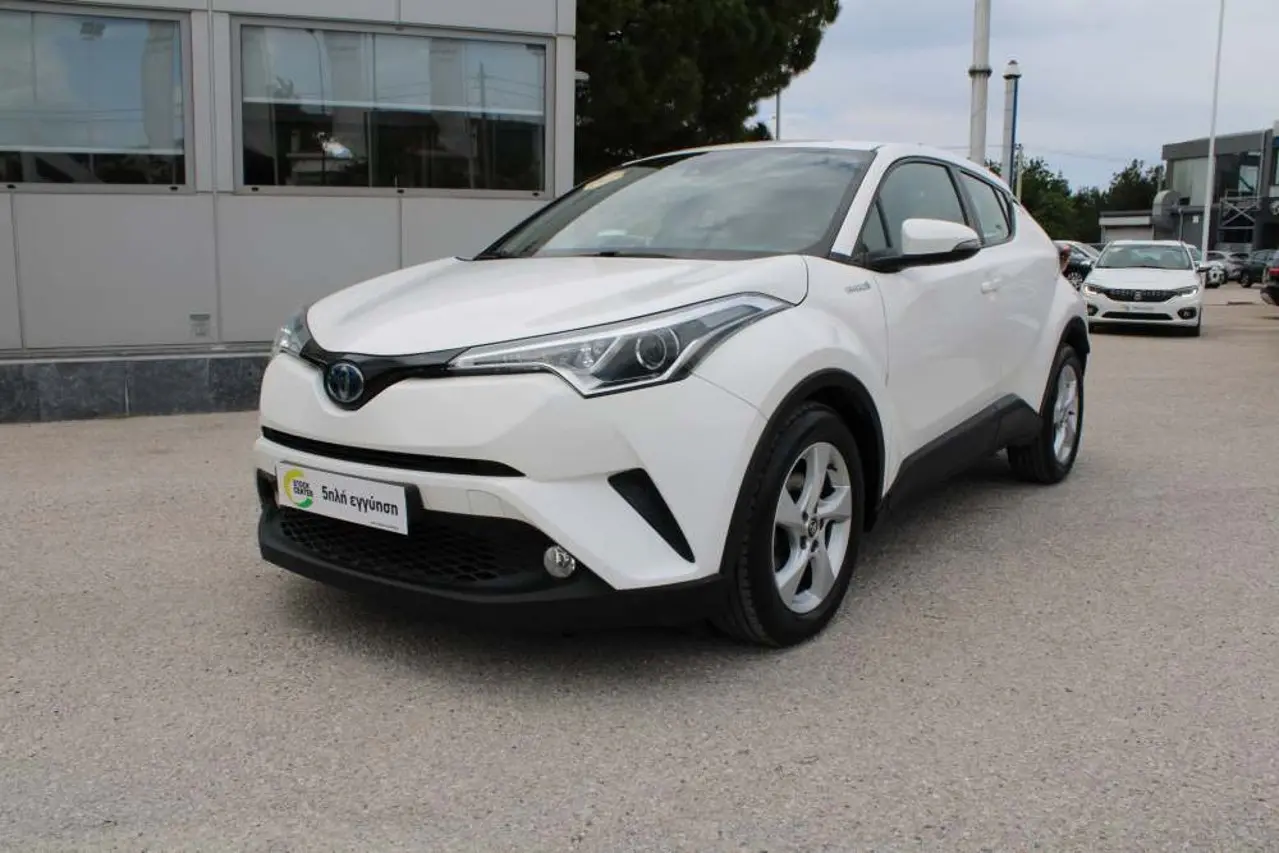 Toyota C-HR - View 3