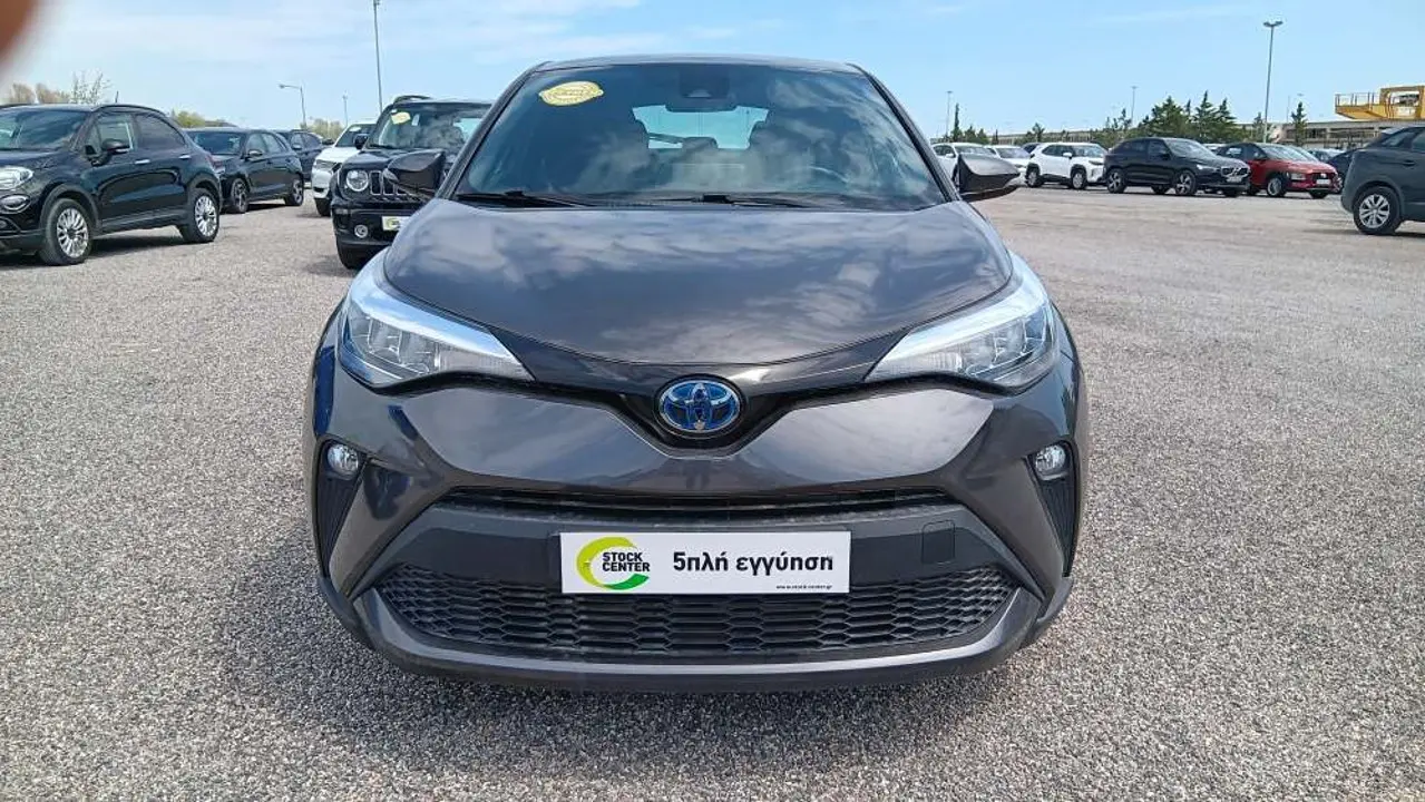 Toyota C-HR - View 2