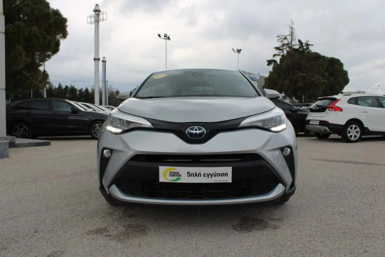 Toyota C-HR - View 2