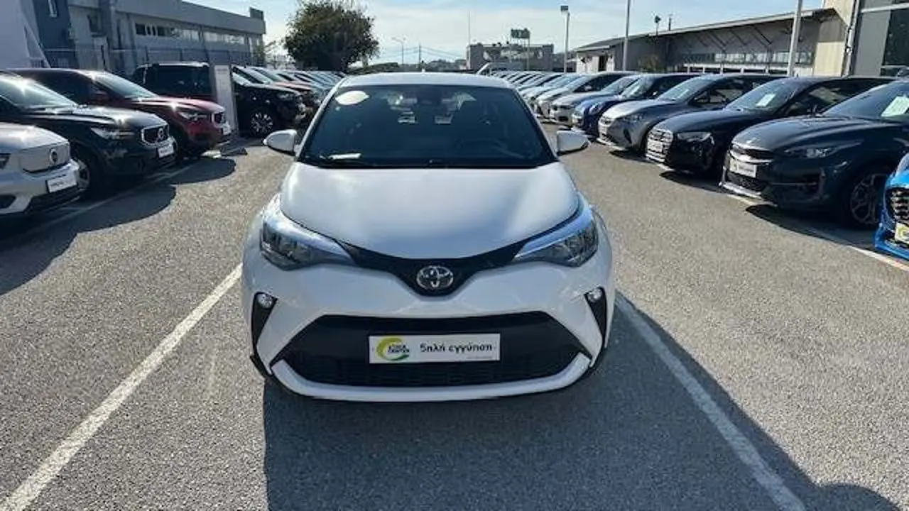 Toyota C-HR - View 2