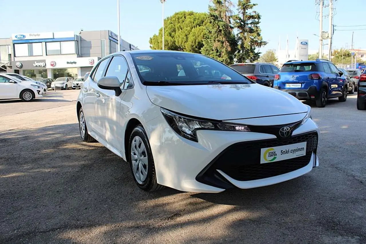 Toyota Corolla - View 1