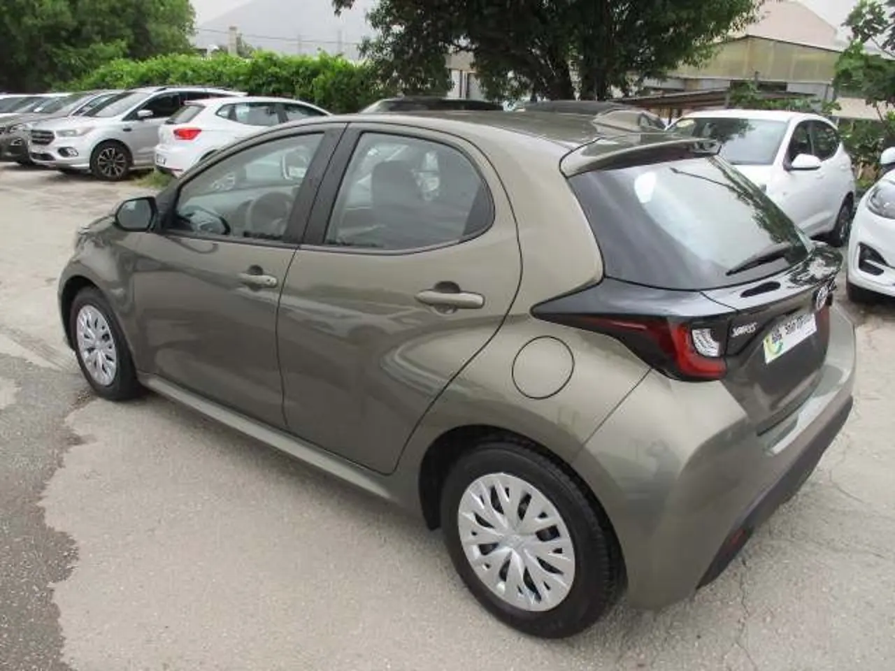 https://cdn.autoq.gr/websites/stock-center.gr/images/vehicles/toyota-yaris-5-hronia-eggyisi-15-active-steel-125hp-prasino-2021/img_6098.jpg
