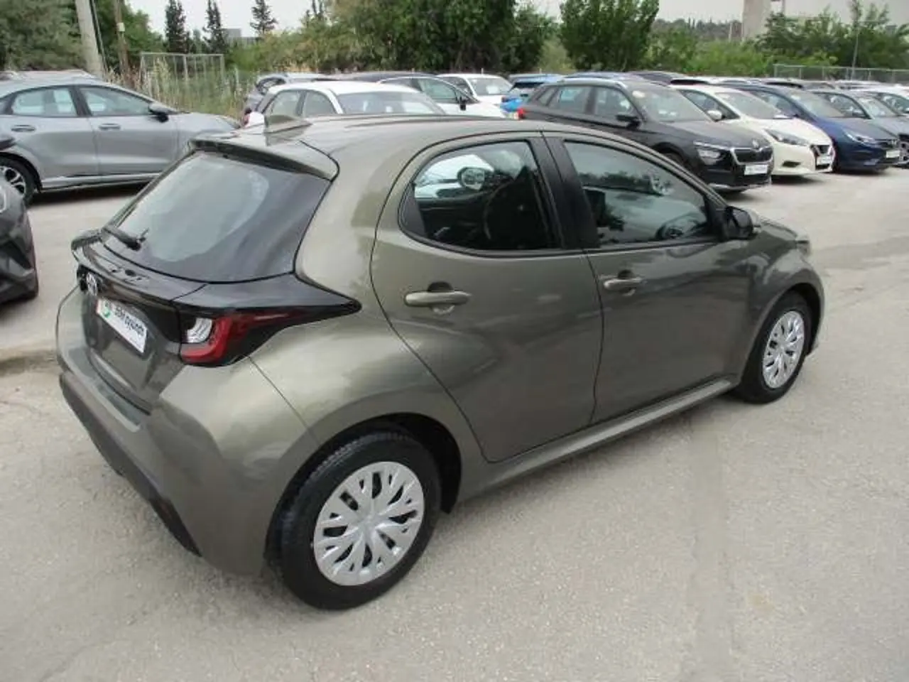 https://cdn.autoq.gr/websites/stock-center.gr/images/vehicles/toyota-yaris-5-hronia-eggyisi-15-active-steel-125hp-prasino-2021/img_6100.jpg