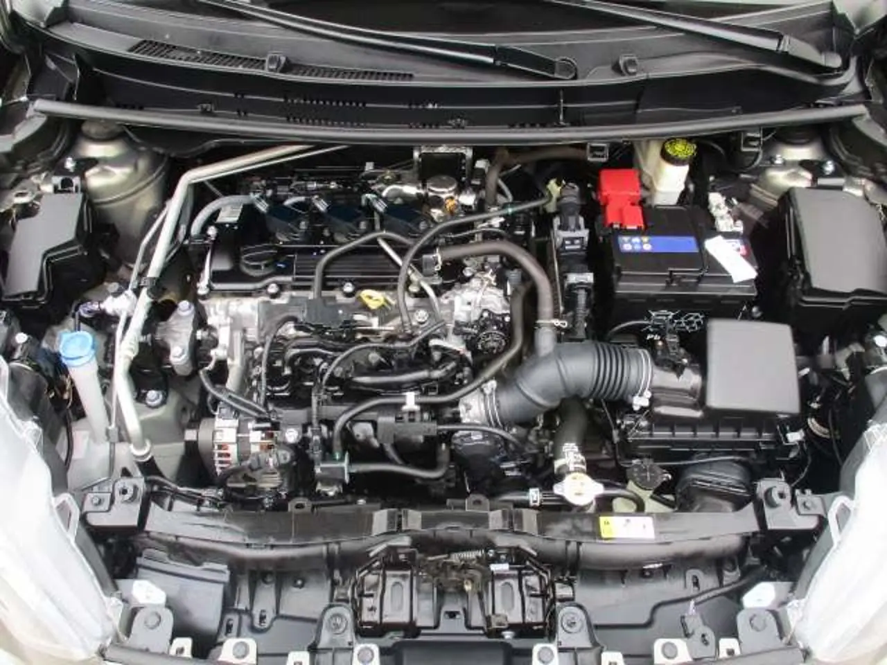 https://cdn.autoq.gr/websites/stock-center.gr/images/vehicles/toyota-yaris-5-hronia-eggyisi-15-active-steel-125hp-prasino-2021/img_6131.jpg