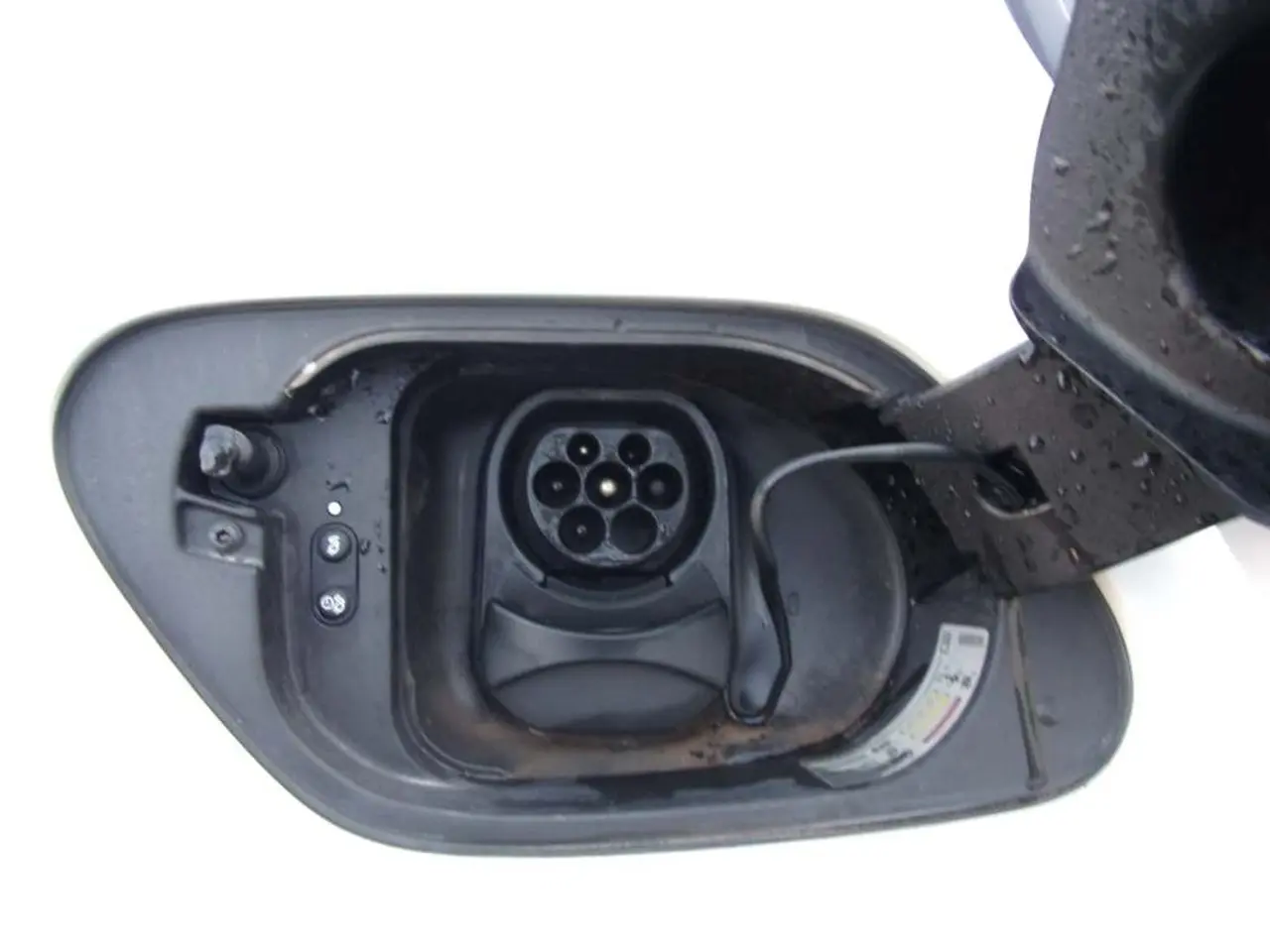 https://cdn.autoq.gr/websites/stock-center.gr/images/vehicles/volkswagen-golf-4pli-eggyisi-e-golf-e-xperience-auto-aspro-2020/vw-golf-e-ytp-7255-20.jpg
