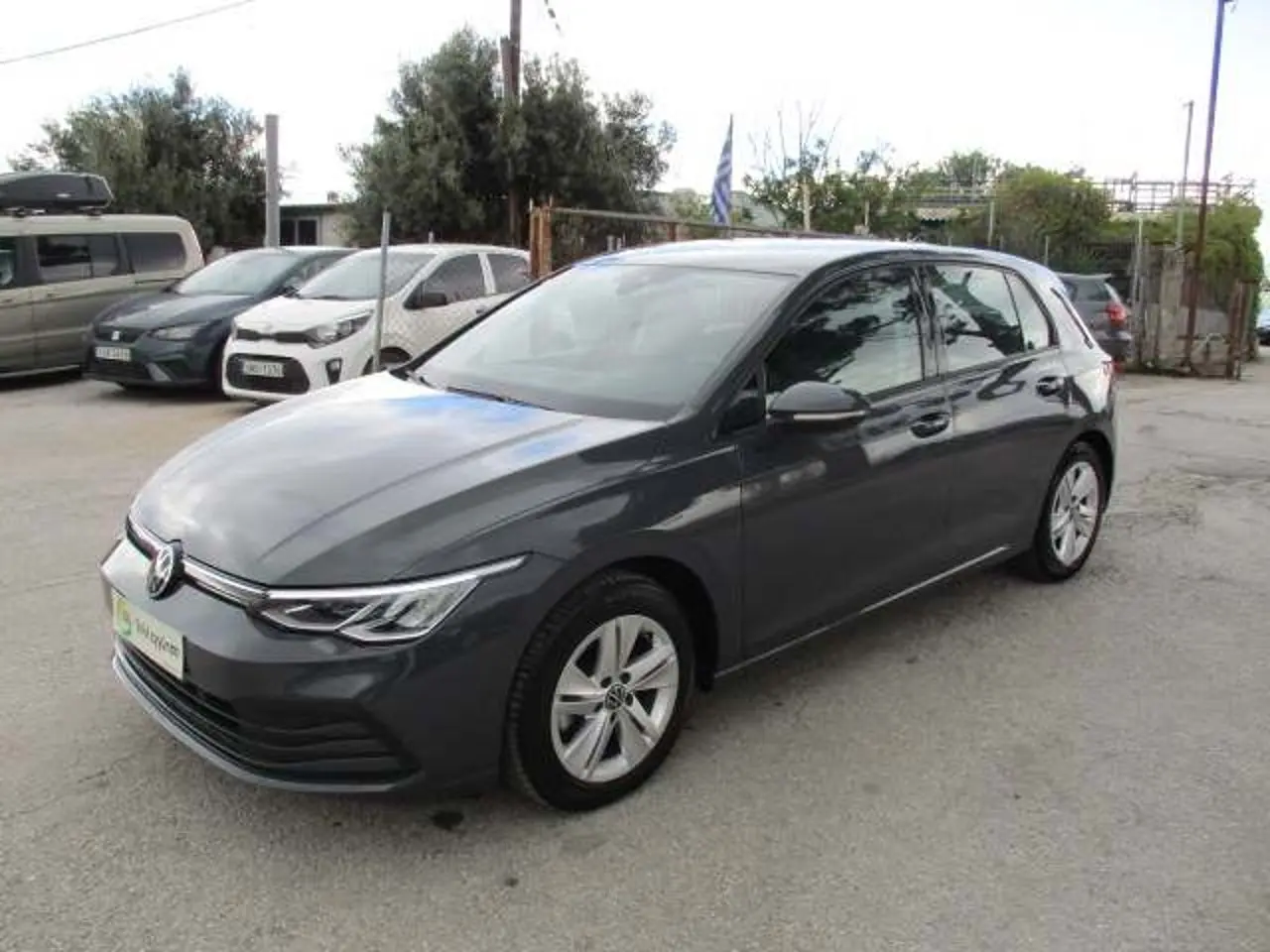 Volkswagen Golf - View 3