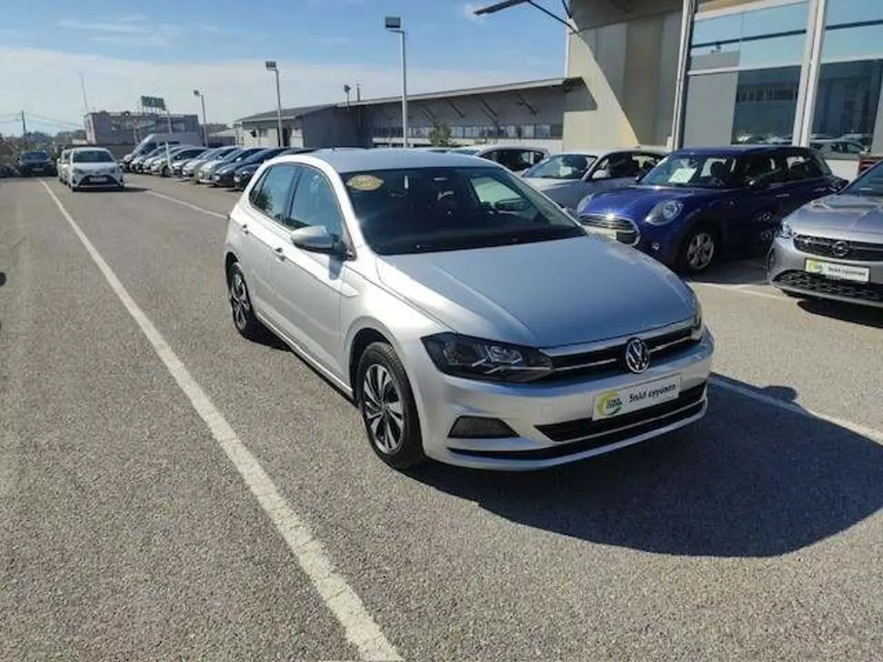 Volkswagen Polo - View 1