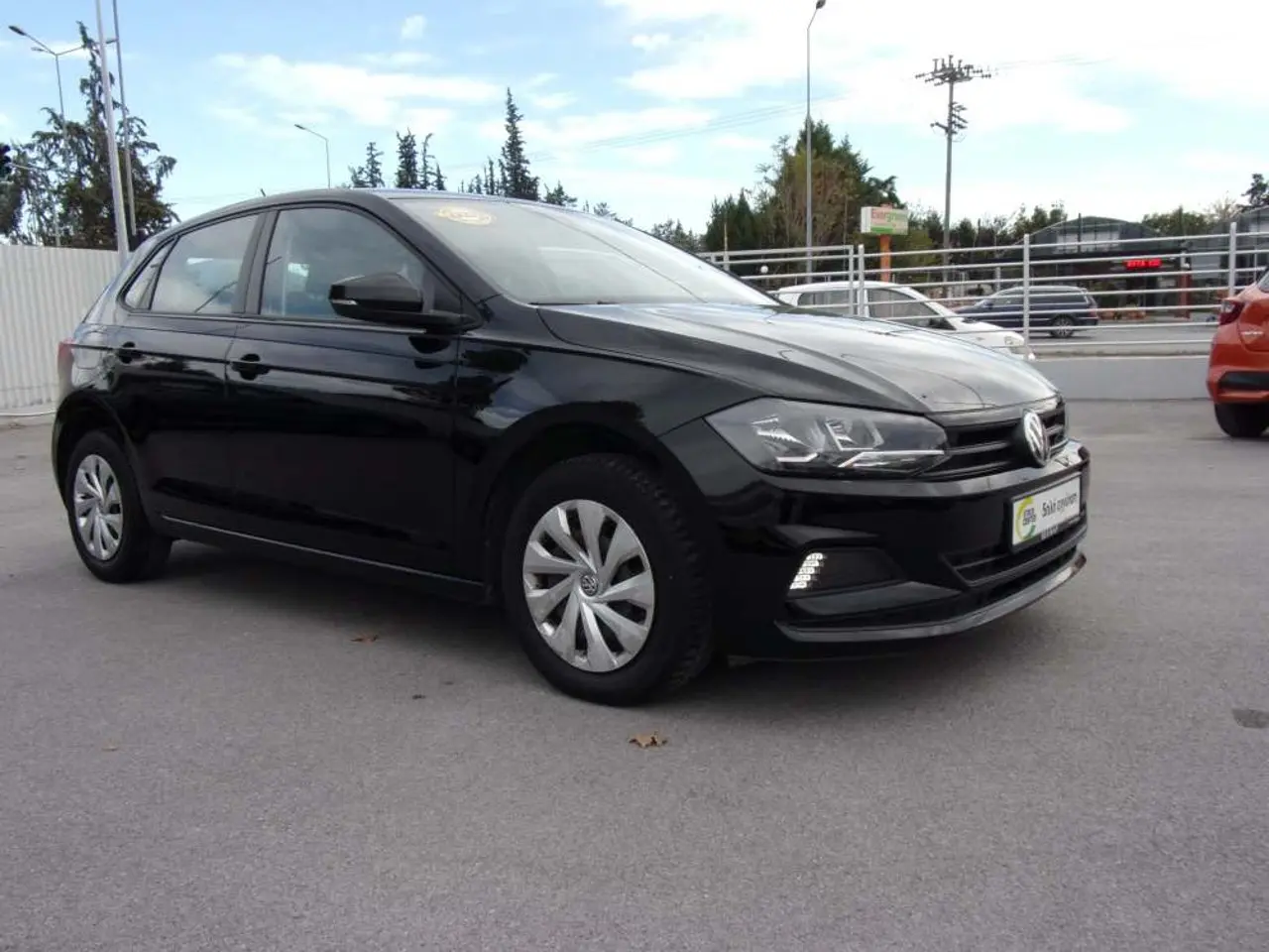 Volkswagen Polo - View 1