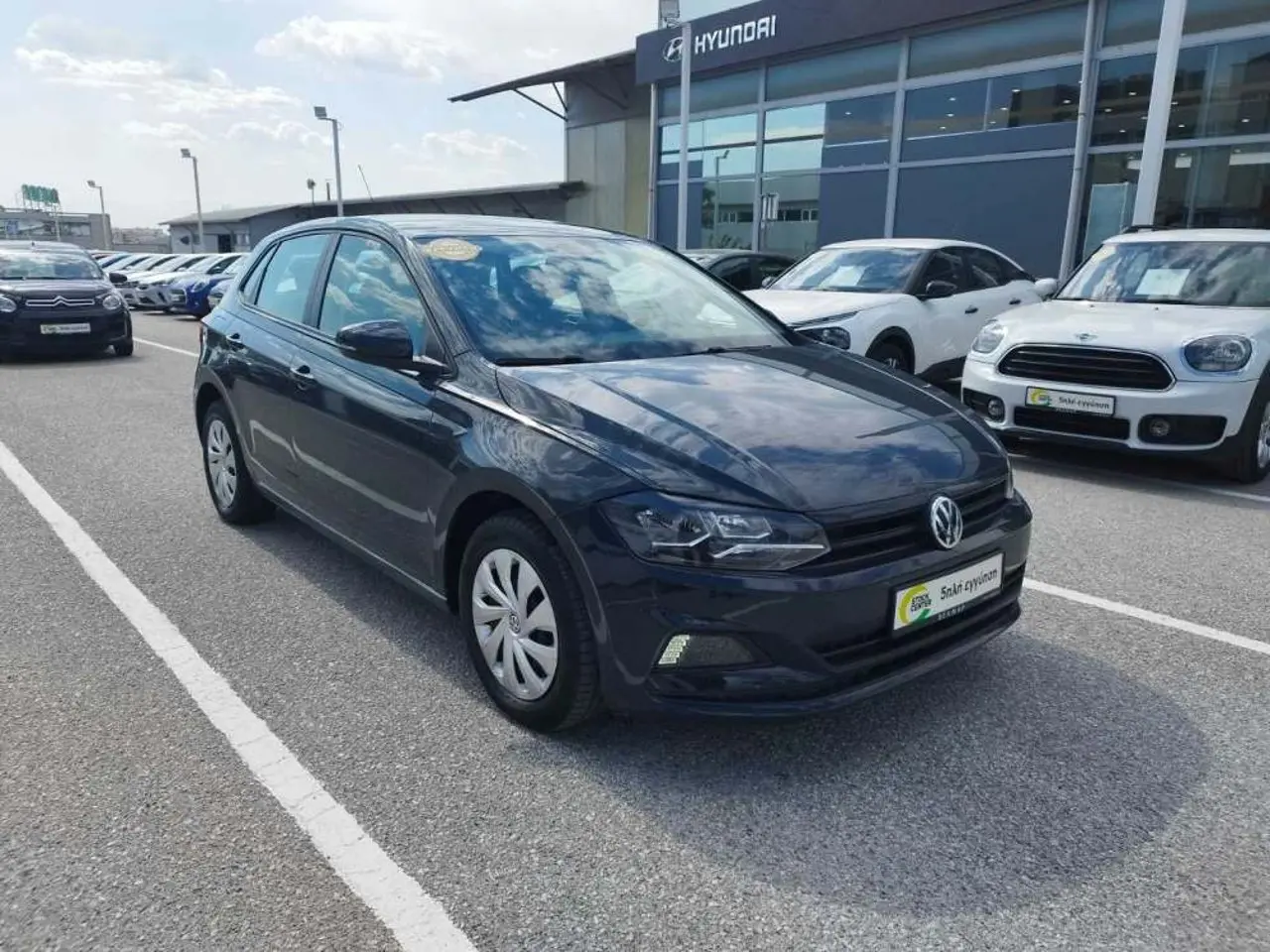 Volkswagen Polo - View 1