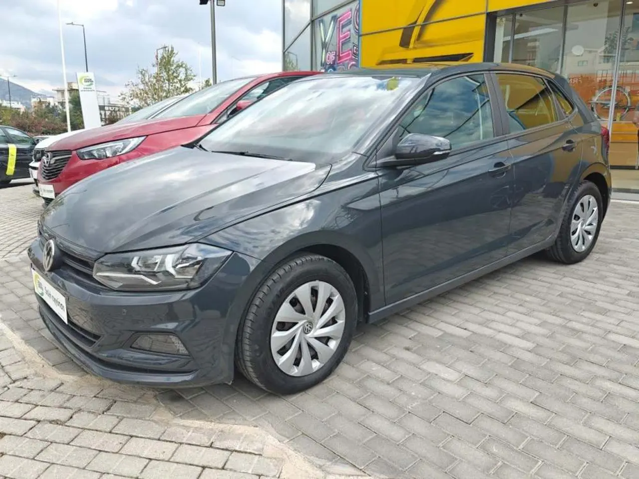 Volkswagen Polo - View 3