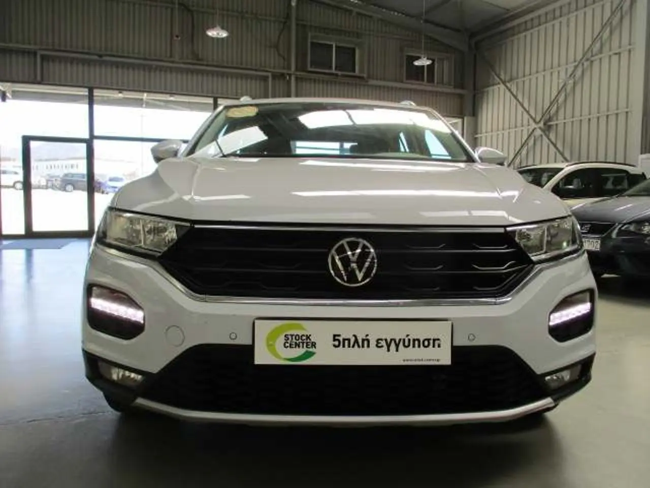 Volkswagen T-Roc - View 2