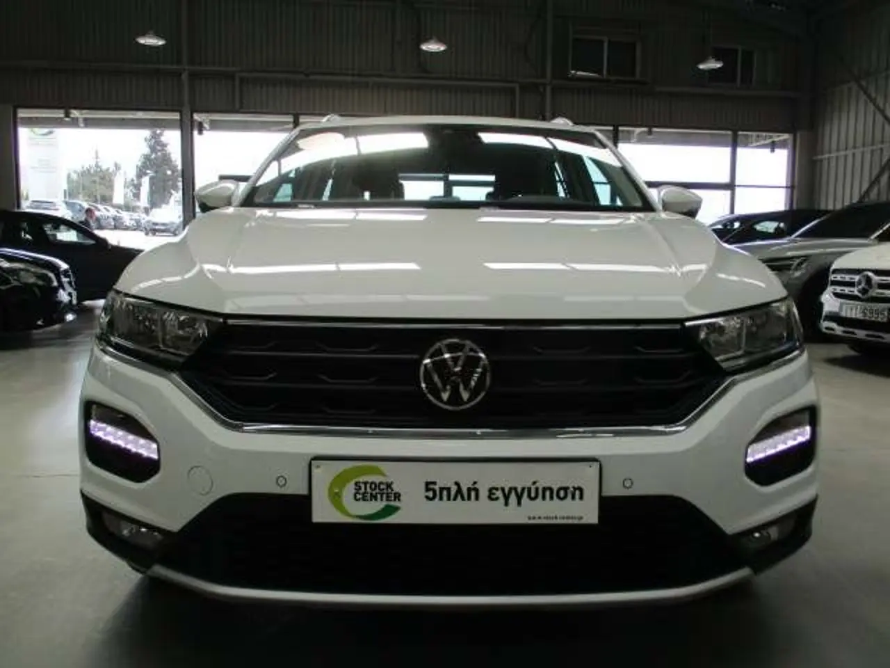 Volkswagen T-Roc - View 2