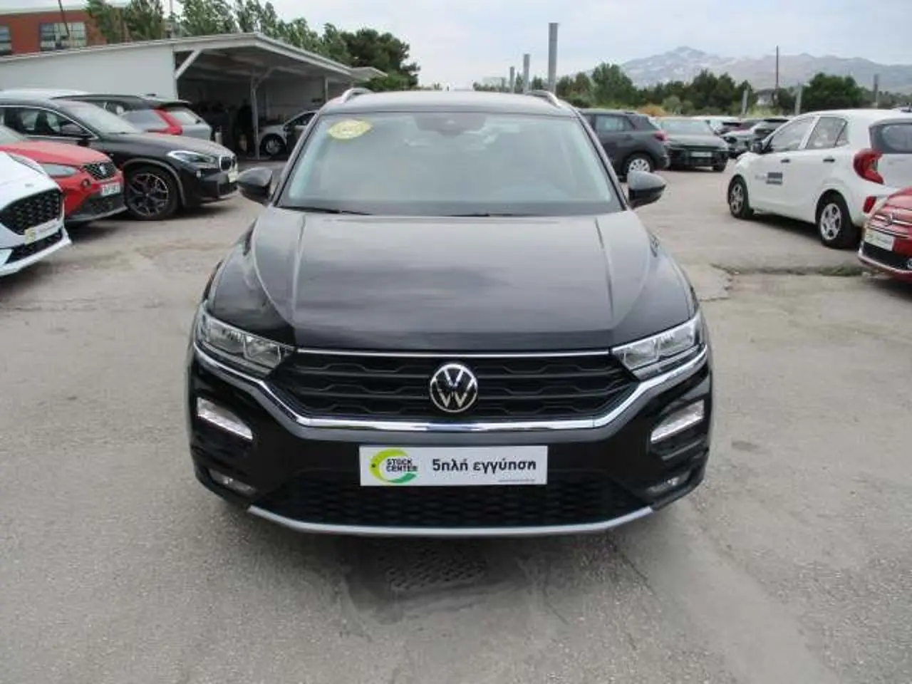 Volkswagen T-Roc - View 2