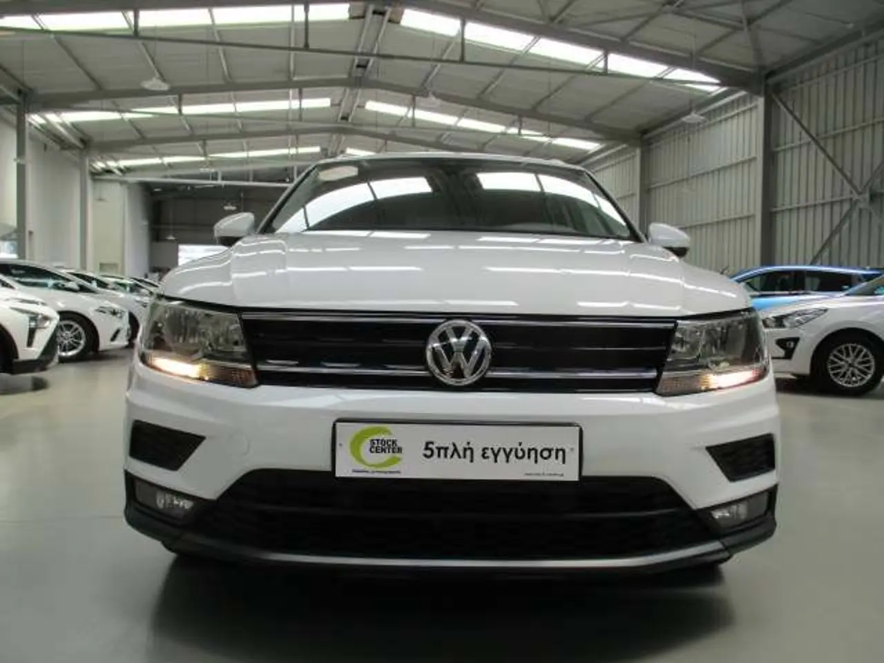 Volkswagen Tiguan - View 2
