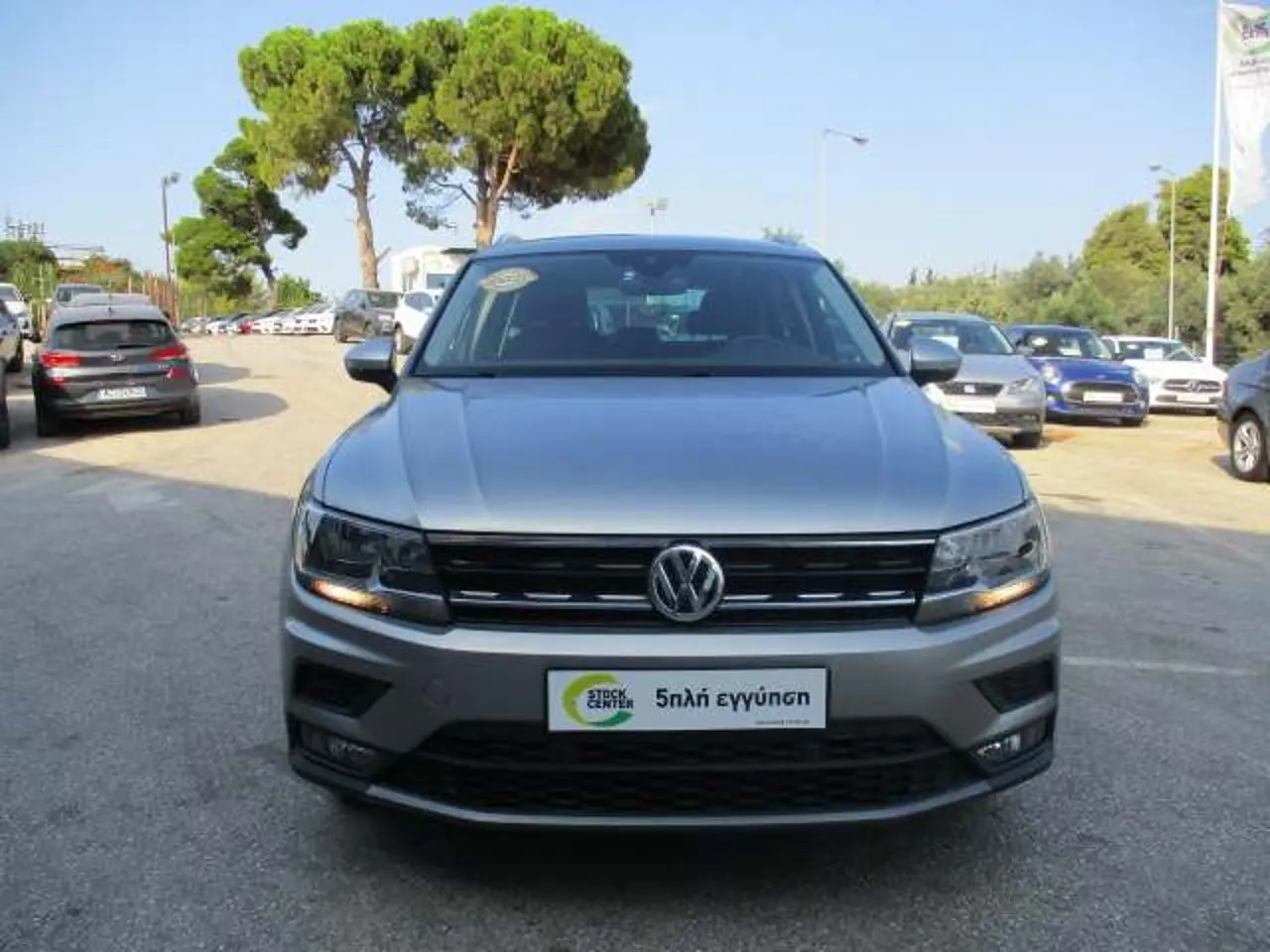 Volkswagen Tiguan - View 2
