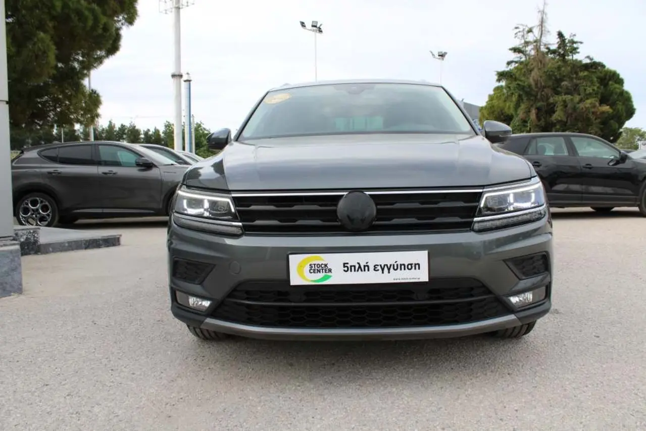 Volkswagen Tiguan - View 2
