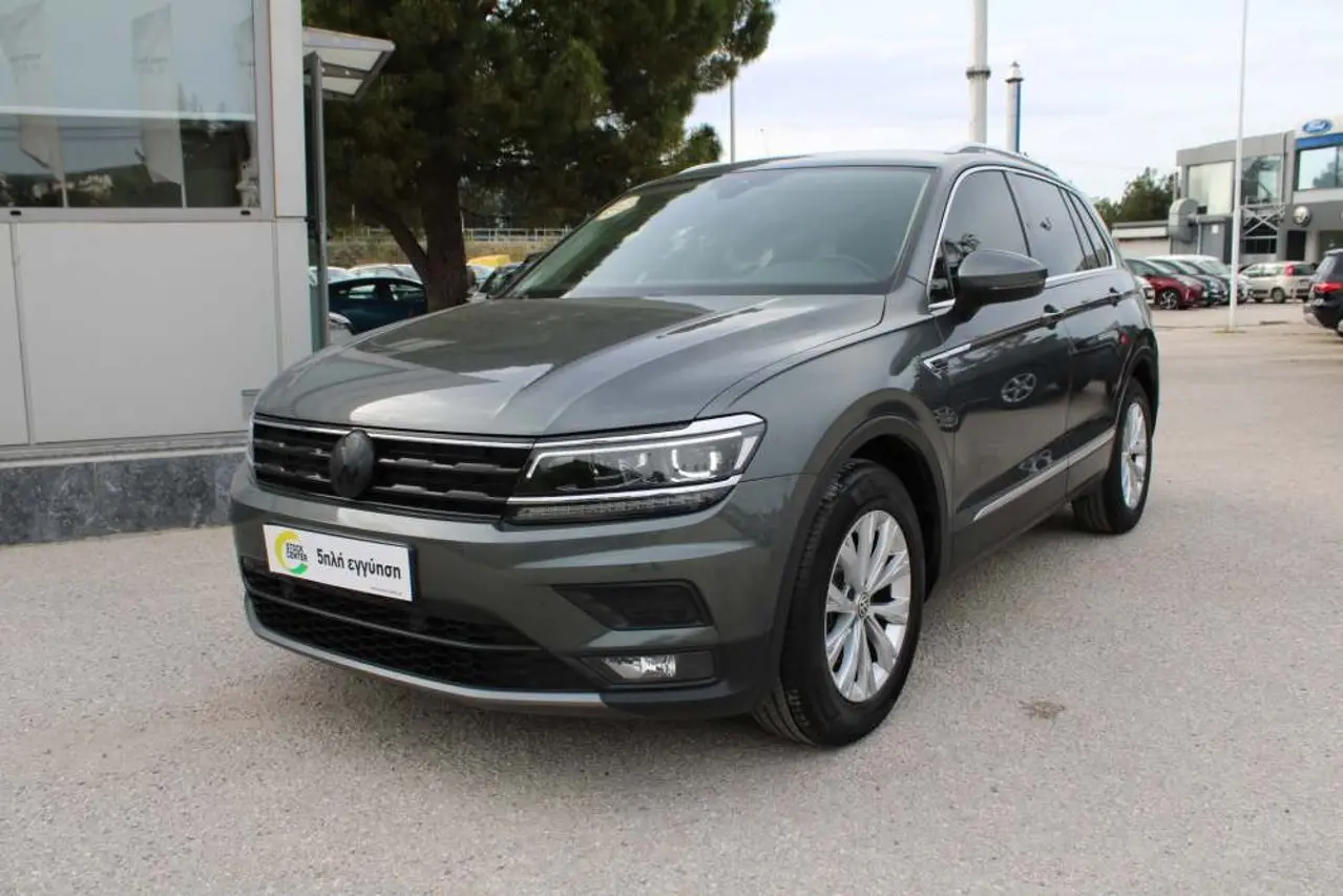 Volkswagen Tiguan - View 3