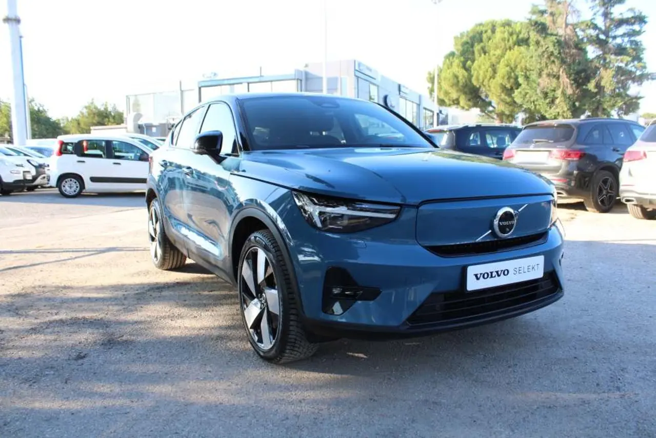 Volvo C40 - View 1