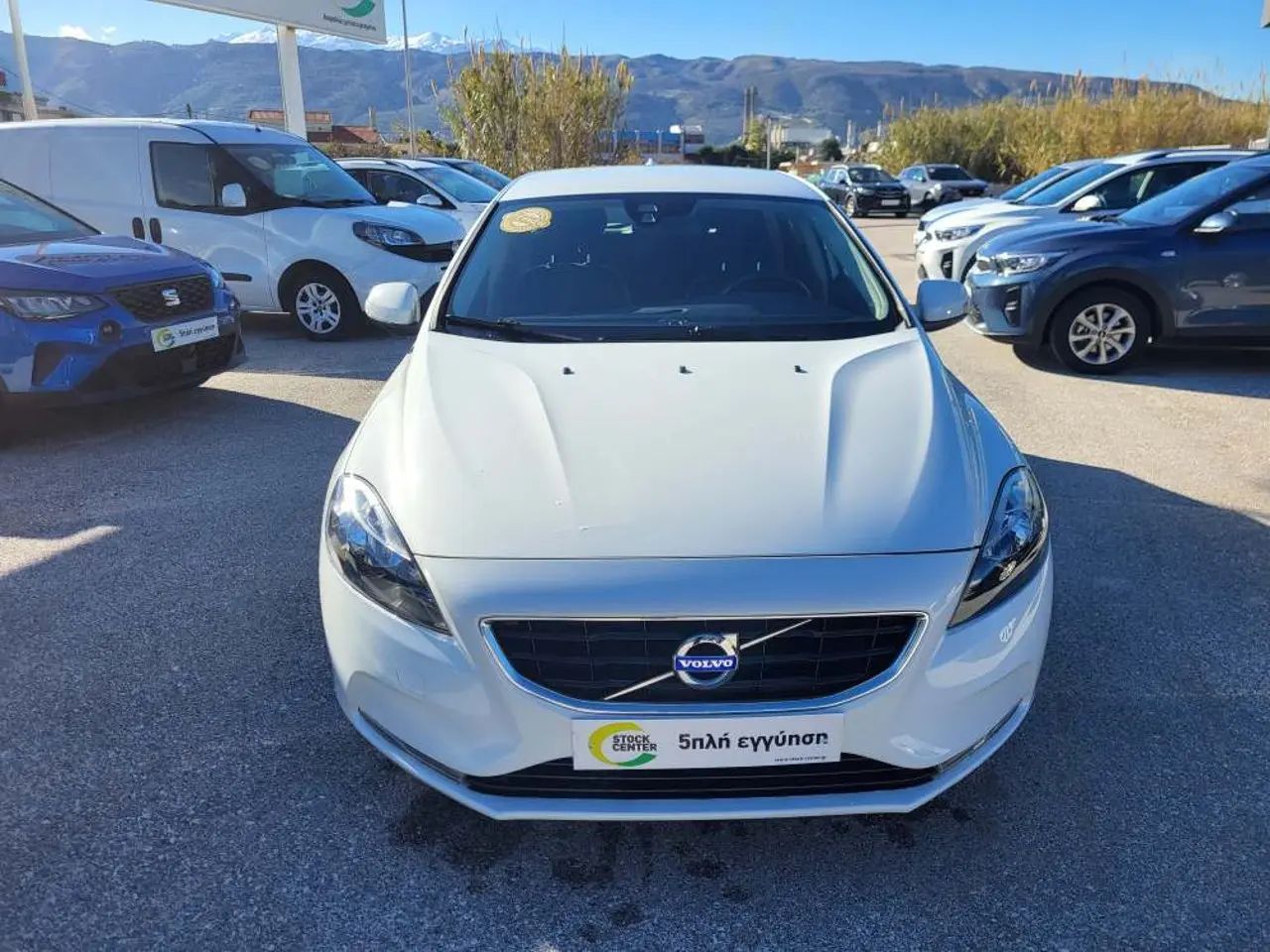 Volvo V40 - View 2