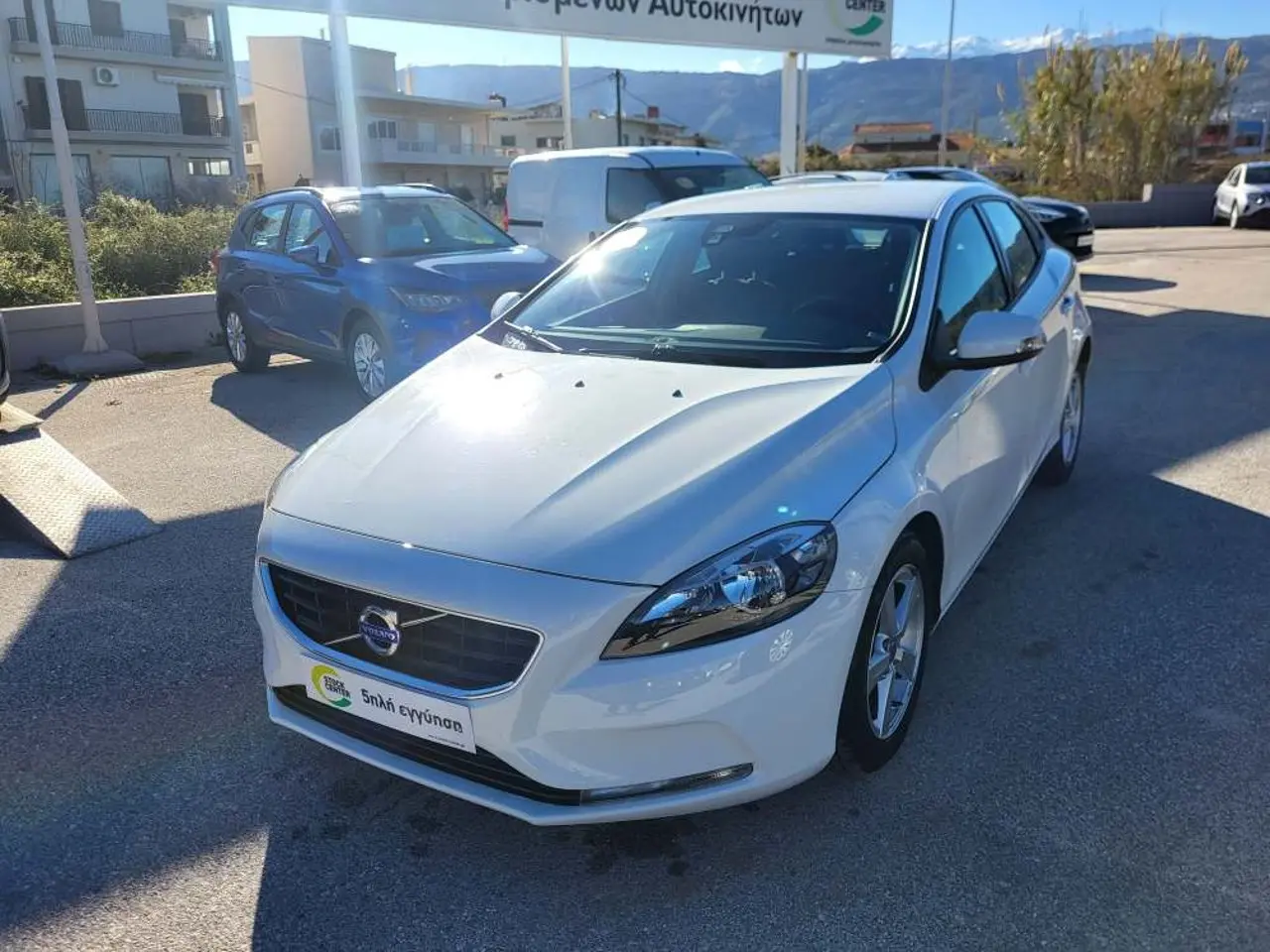 Volvo V40 - View 3