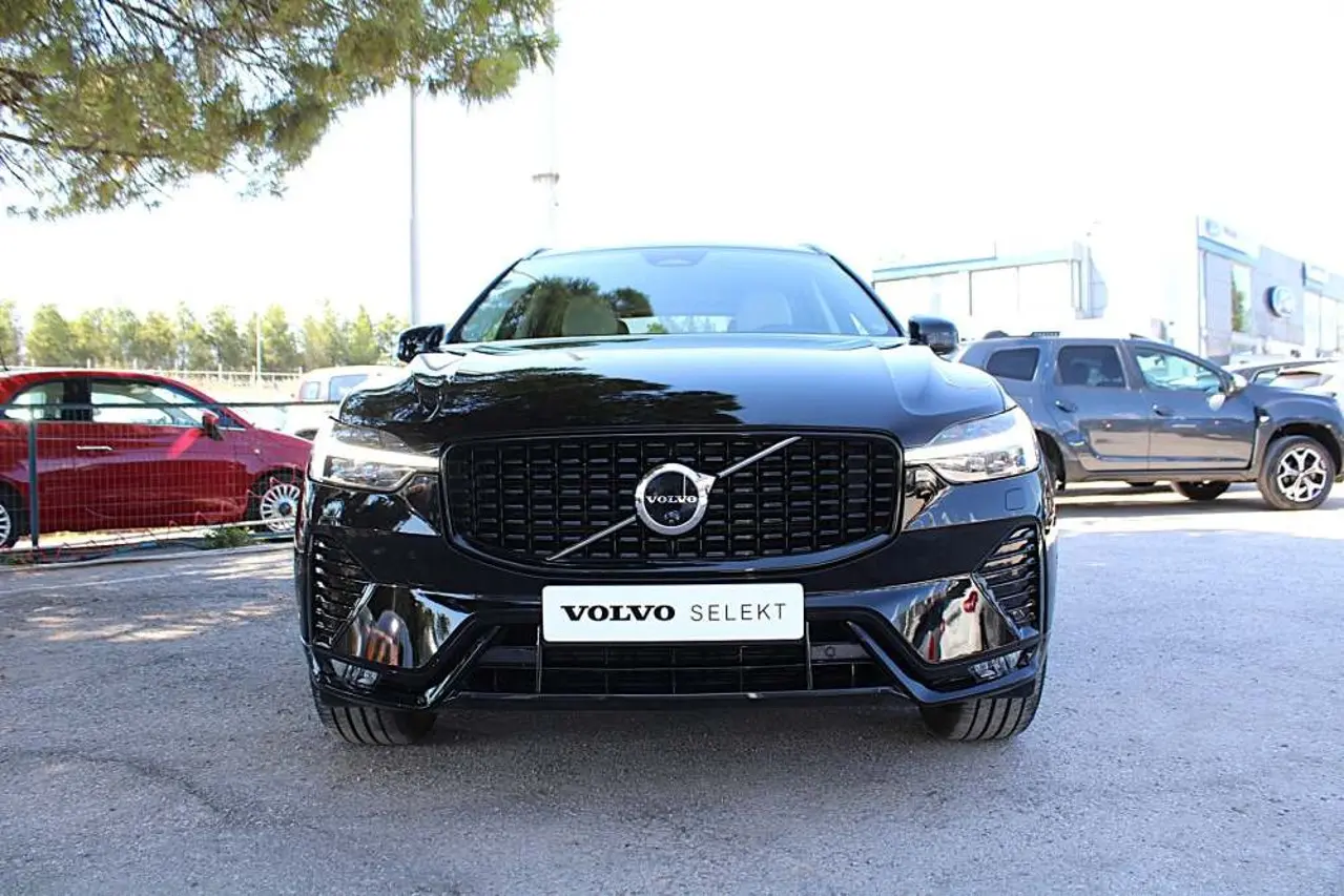 Volvo XC60 - View 2