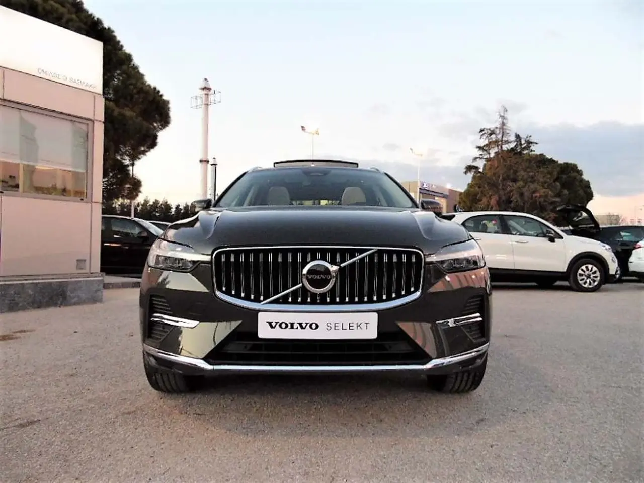 Volvo XC60 - View 2
