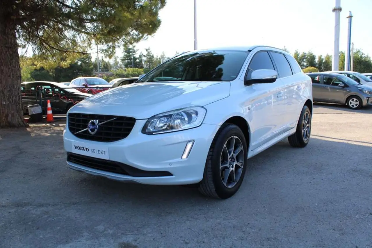 Volvo XC60 - View 3